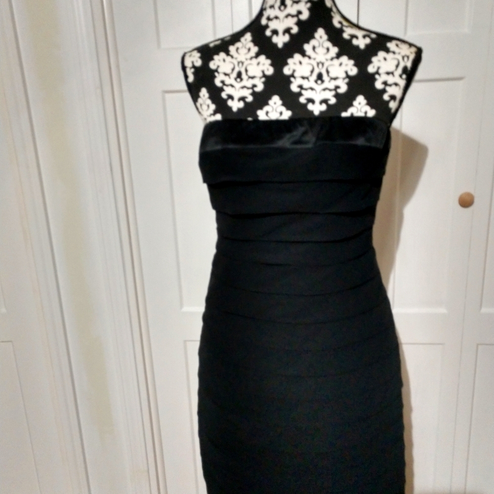 Dress - Picture 1 of 5